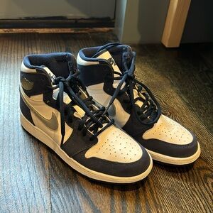 Navy blue New Nike Air Jordan size 5.5Y/7W